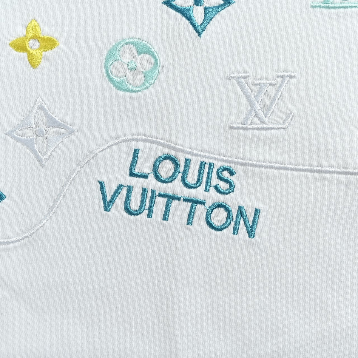 Louis Vuitton 26SS Wave Pattern Color-Block Monogram Embroidered Logo Long Sleeve T-Shirt - White