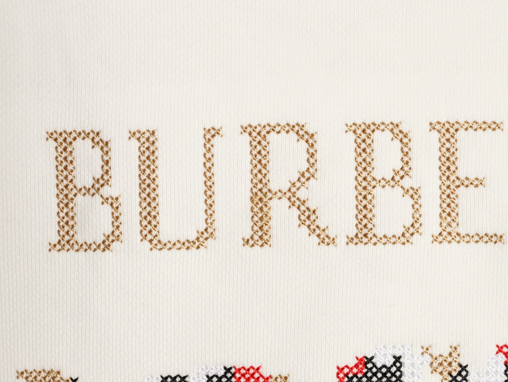 Burberry 25FW Equestrian Knight Cross-Stitch Embroidered Sweatshirt