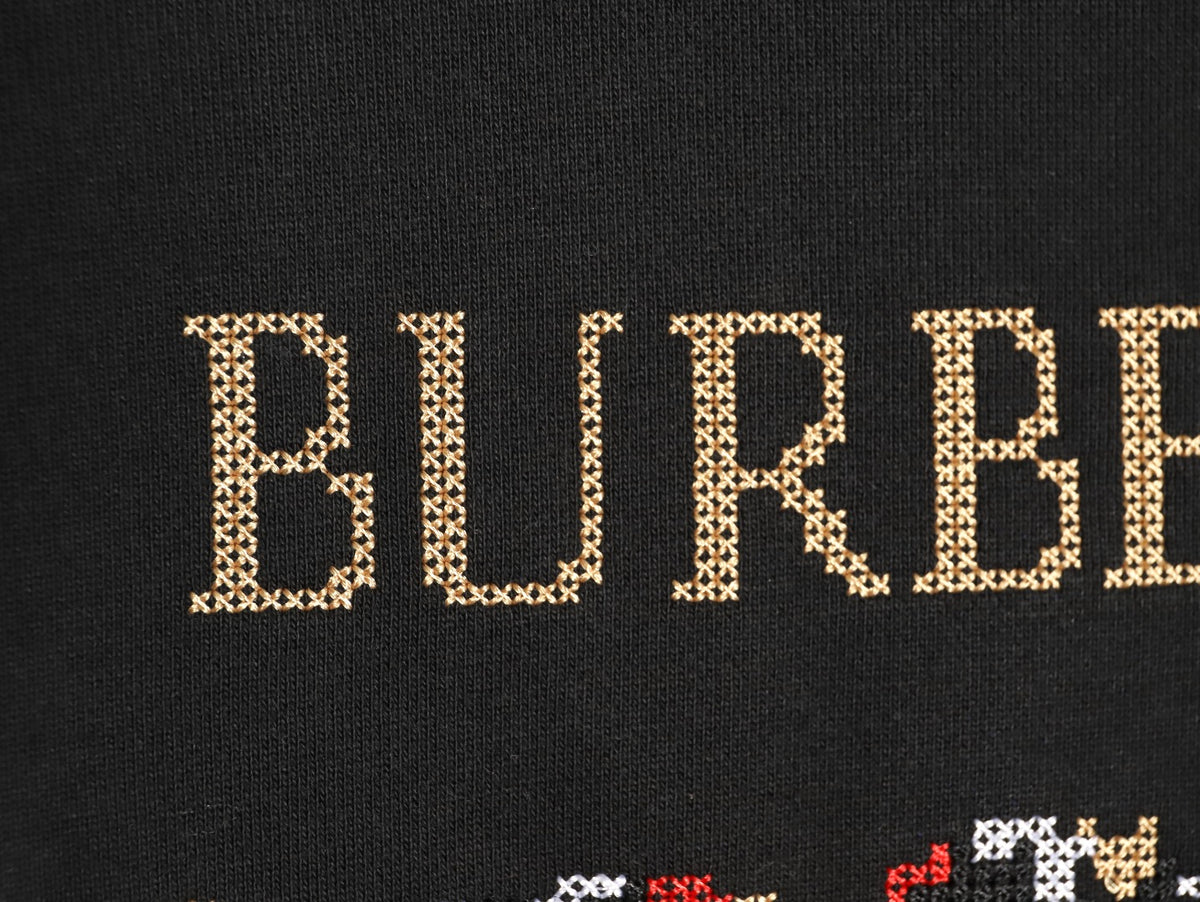 Burberry 25FW Equestrian Knight Cross-Stitch Embroidered Black Sweatshirt