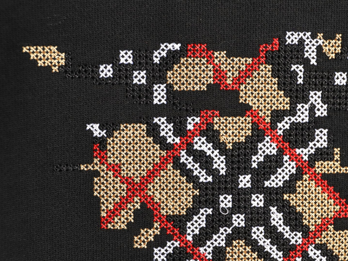 Burberry 25FW Equestrian Knight Cross-Stitch Embroidered Black Sweatshirt