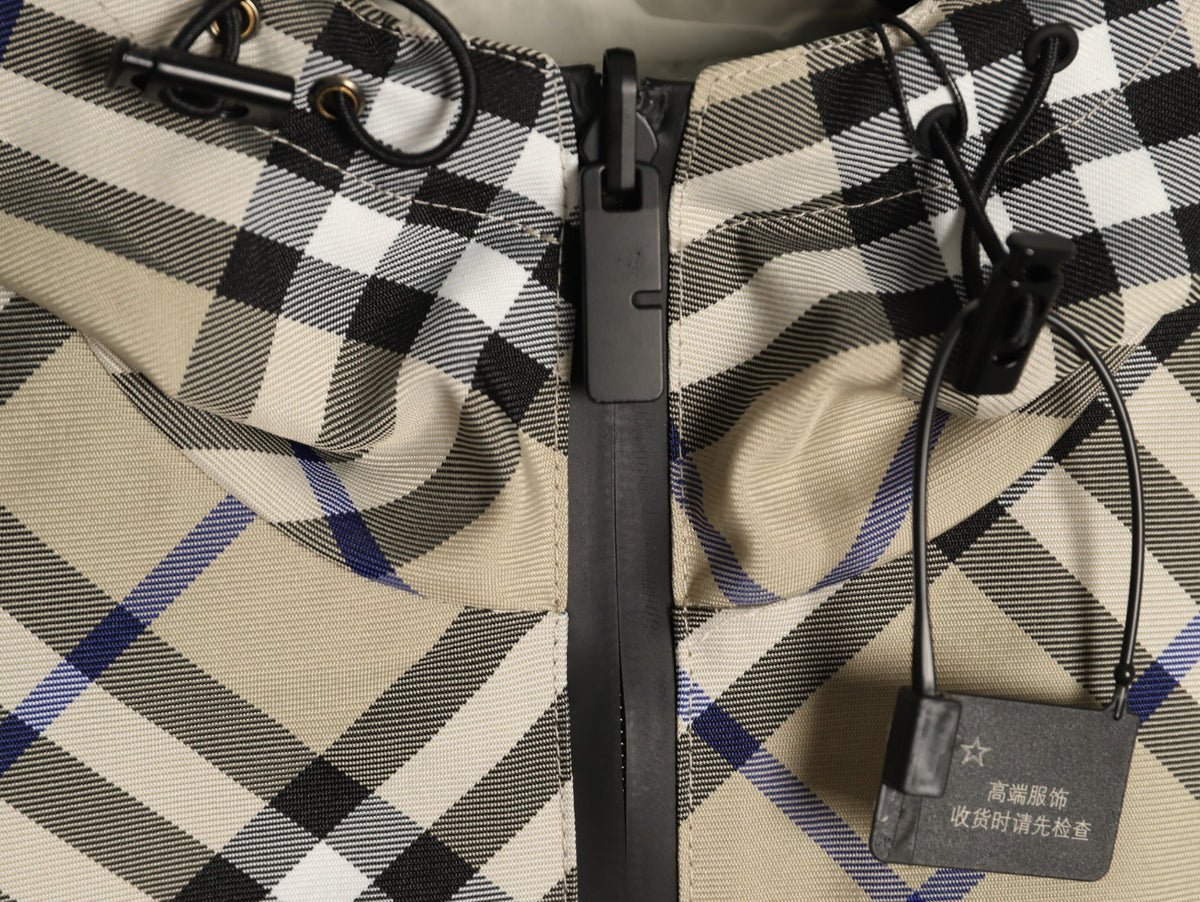 Burberry 24SS Diamond-Check Equestrian Knight Reversible Jacket