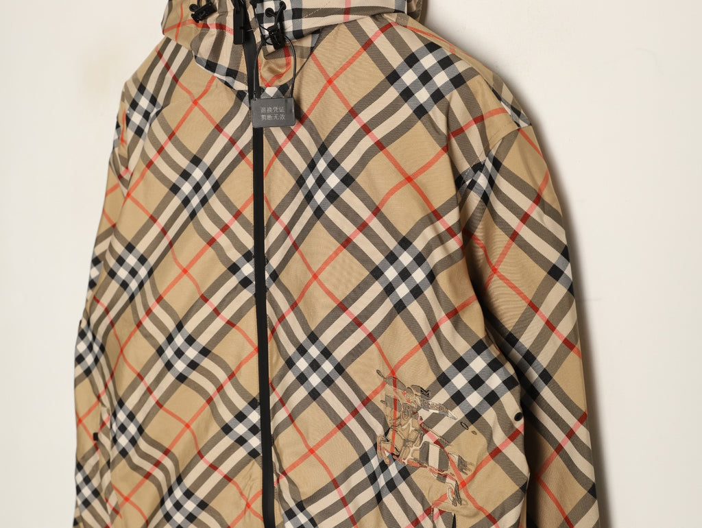 Burberry 24SS Beige Check Black-Reverse Equestrian Knight Reversible Jacket