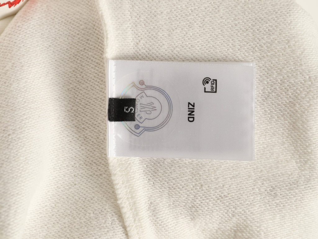 Moncler 26SS Contrast Emblem Logo Ivory Crewneck Sweatshirt
