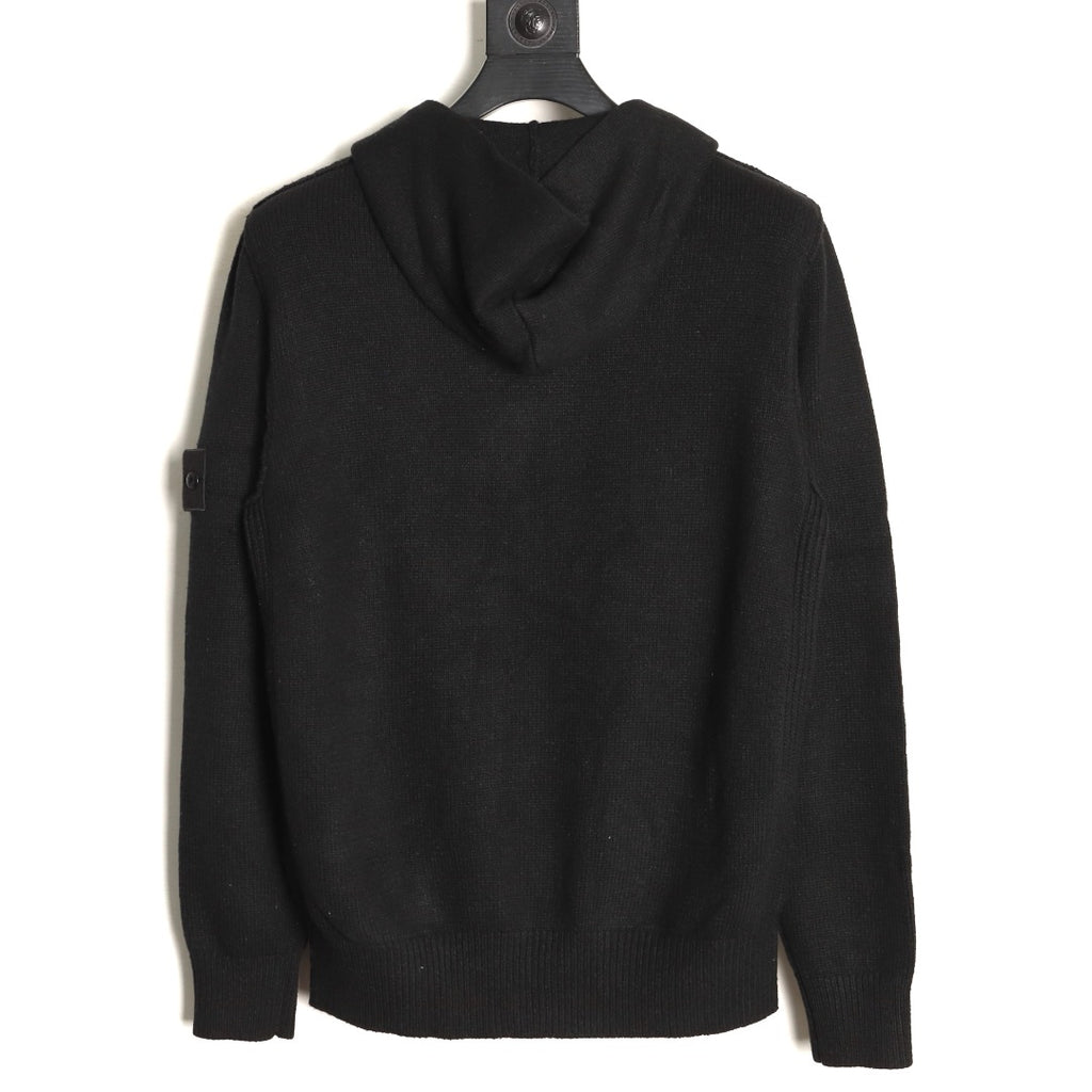 Moncler 26SS Contrast Emblem Logo Black Crewneck Sweatshirt
