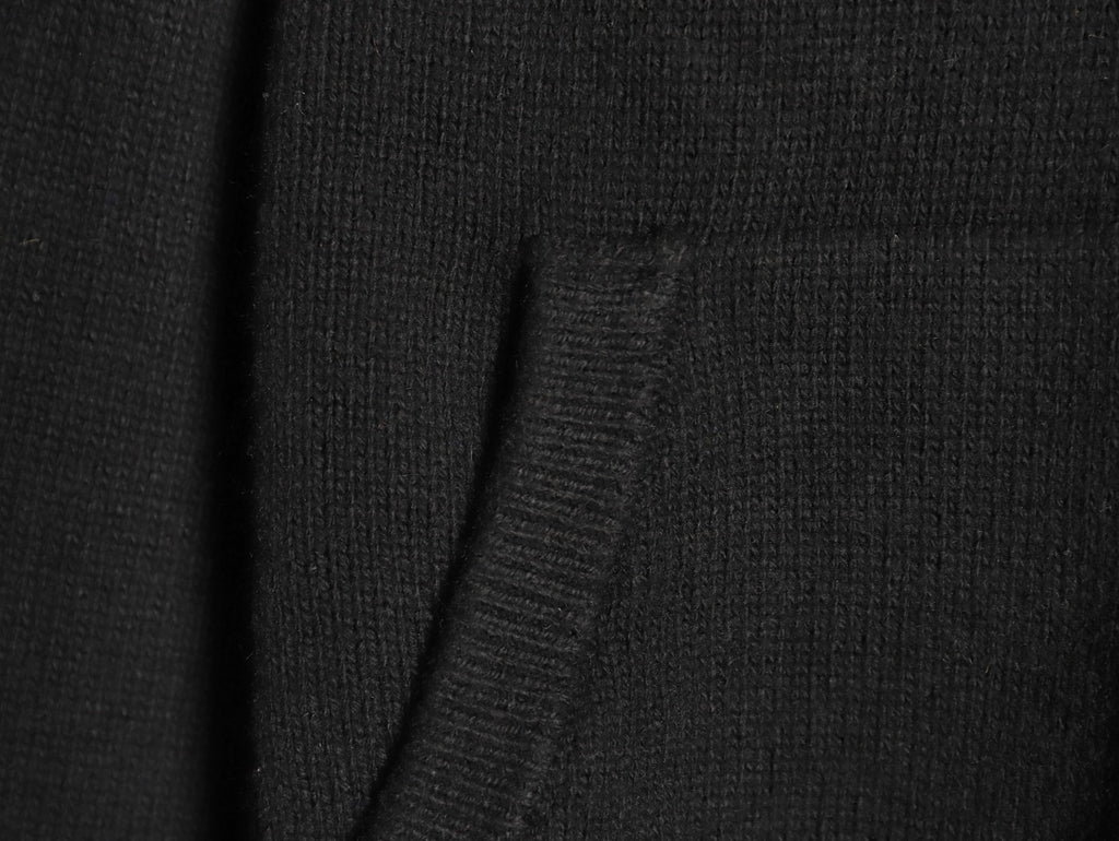 Moncler 26SS Contrast Emblem Logo Black Crewneck Sweatshirt
