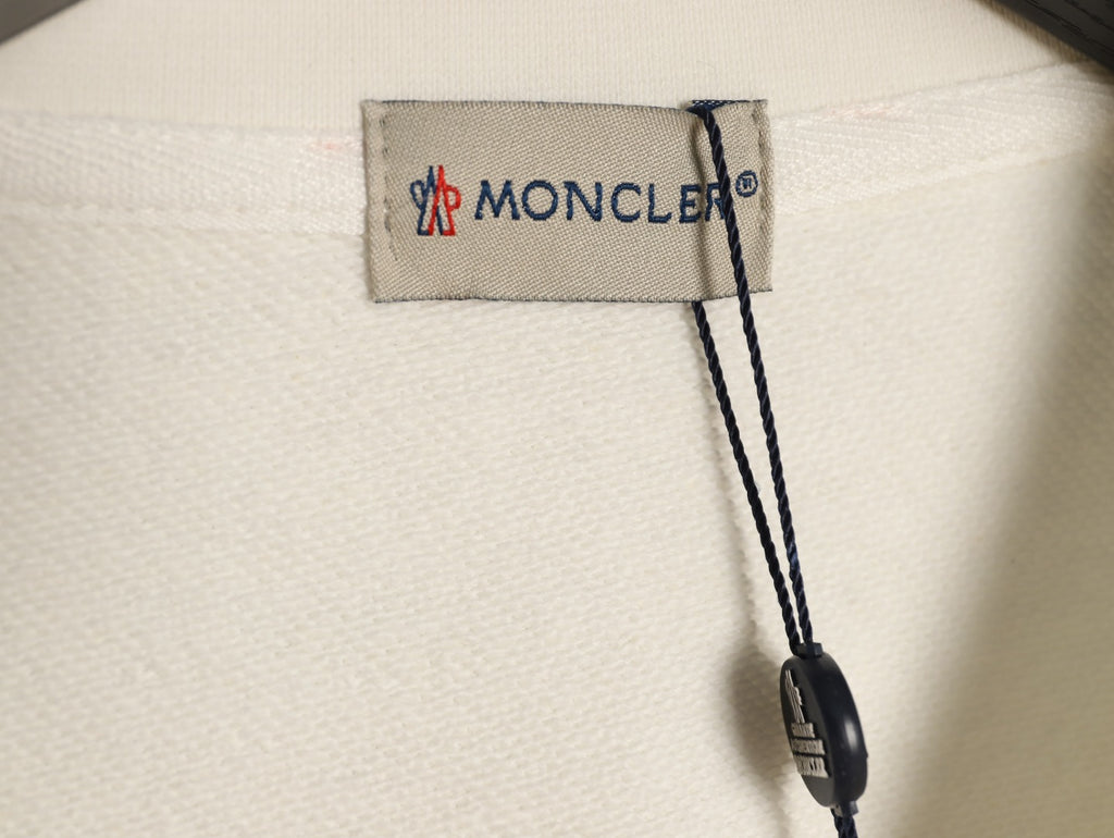 Moncler 26SS Classic Badge Embroidered Ivory Crewneck Sweatshirt