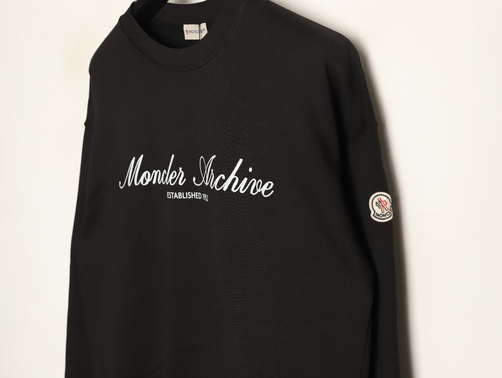 Moncler 26SS Artistic Script Logo Black Crewneck Sweatshirt