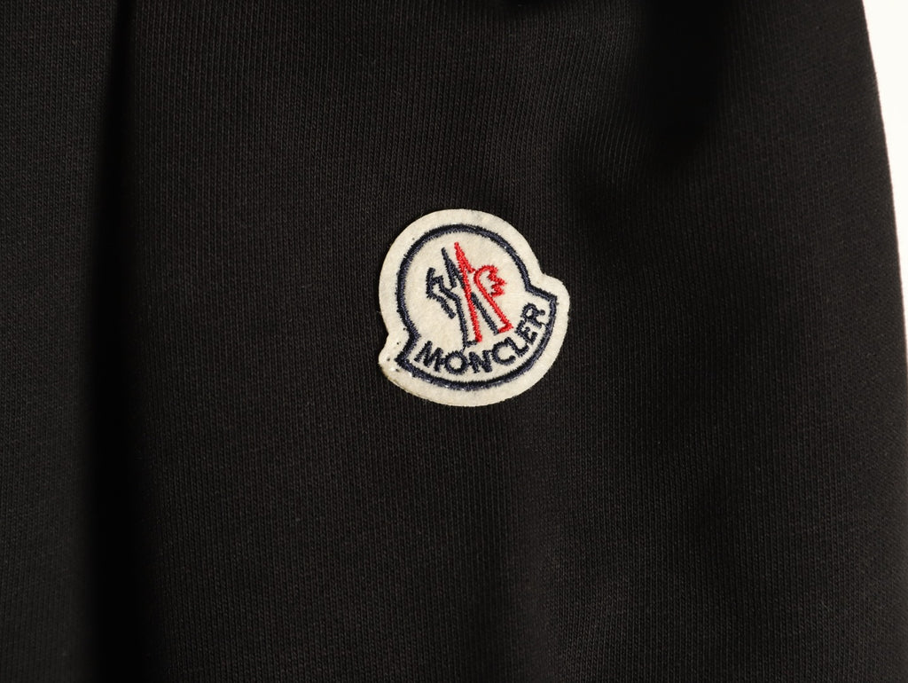 Moncler 26SS Artistic Script Logo Black Crewneck Sweatshirt