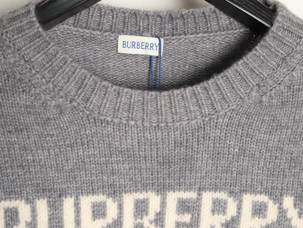 Burberry Oversized Equestrian Knight Jacquard Gray Cashmere Sweater