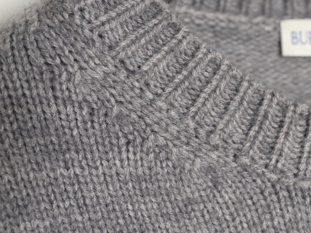 Burberry Oversized Equestrian Knight Jacquard Gray Cashmere Sweater