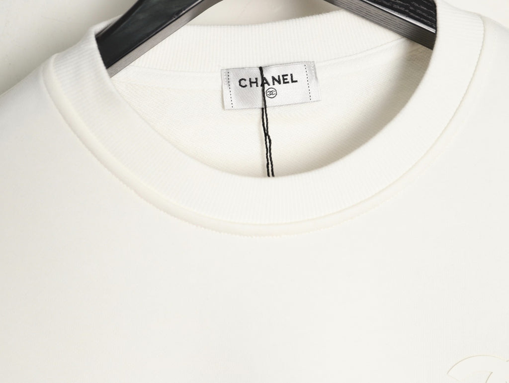 Chanel 25FW Small Silicone-Logo White Crewneck Sweatshirt