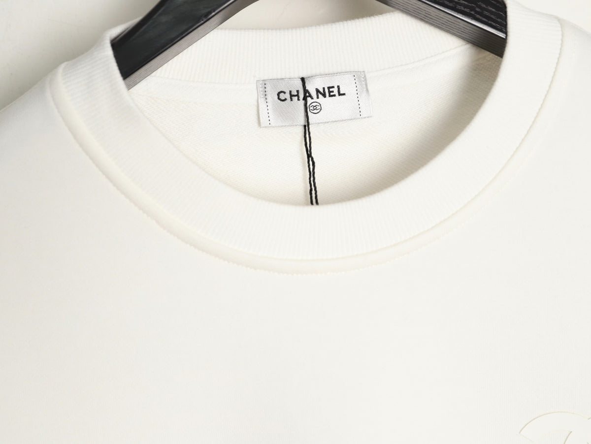 Chanel 25FW Small Silicone-Logo White Crewneck Sweatshirt