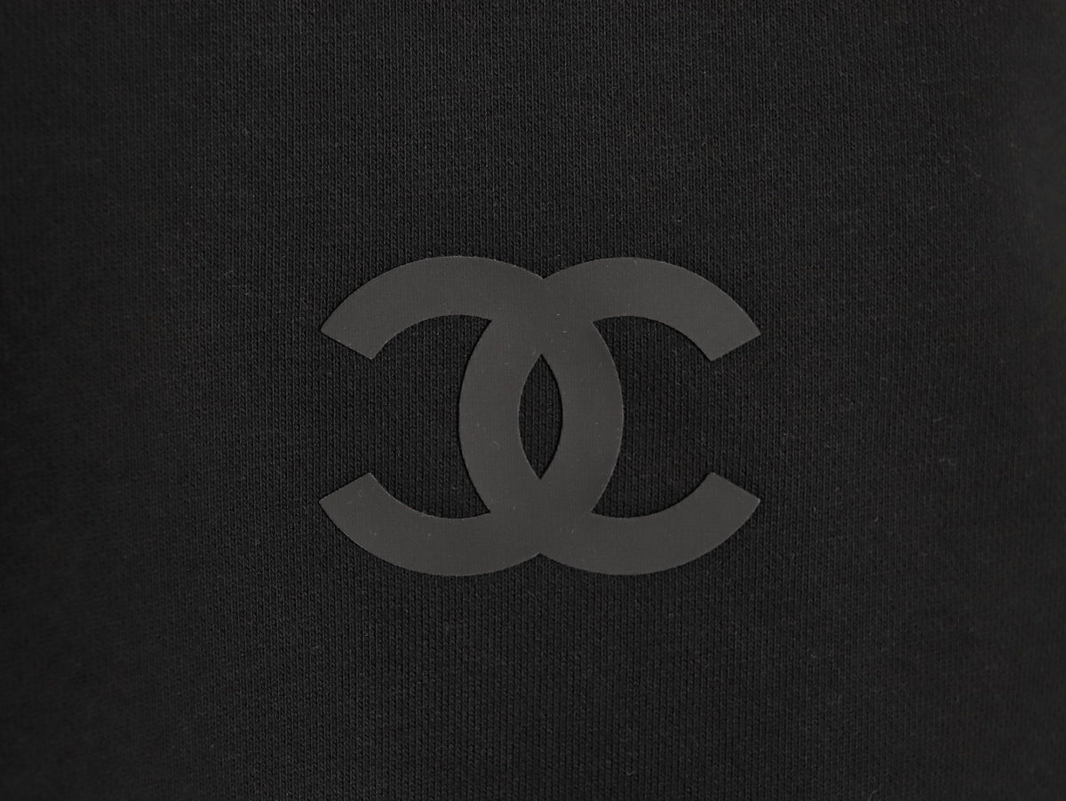 Chanel 25FW Tonal Silicone-Logo Black Crewneck Sweatshirt