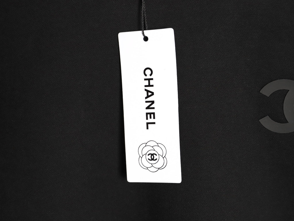 Chanel 25FW Tonal Silicone-Logo Black Crewneck Sweatshirt